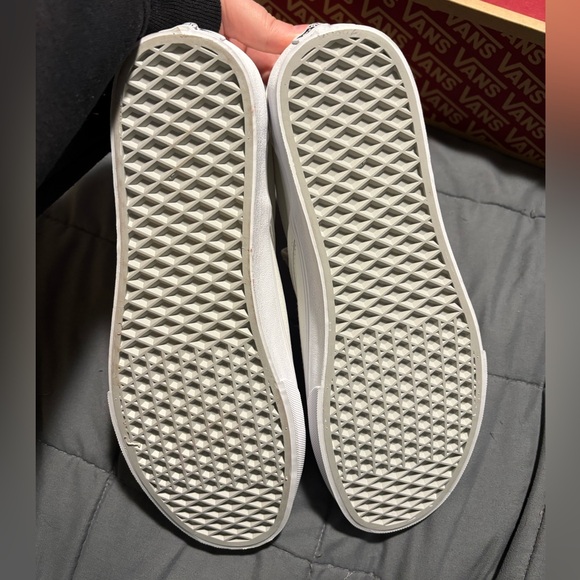 VANS Men's Classic White Slip-On Sneakers Size 11.5 Women’s Size 13 - Picture 4 of 8